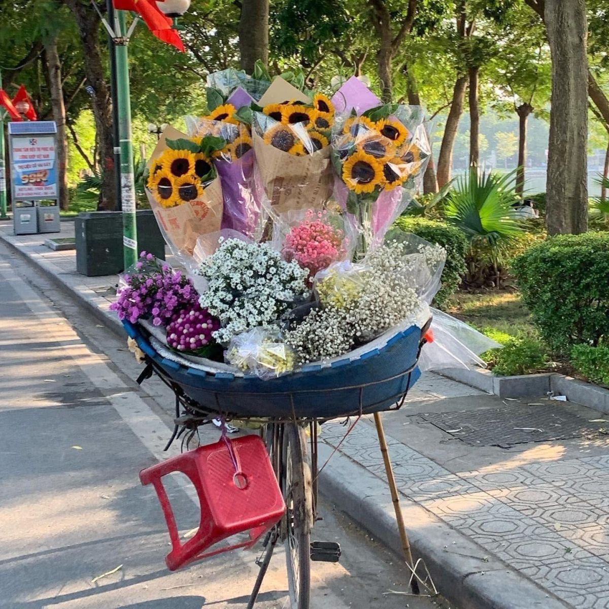 Lịch sử h&igrave;nh th&agrave;nh hồ t&acirc;y hiện nay